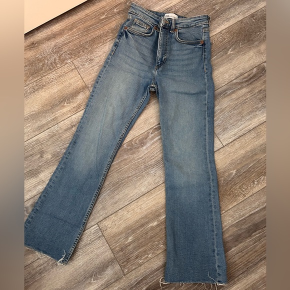 Zara Jeans - Picture 2 of 2